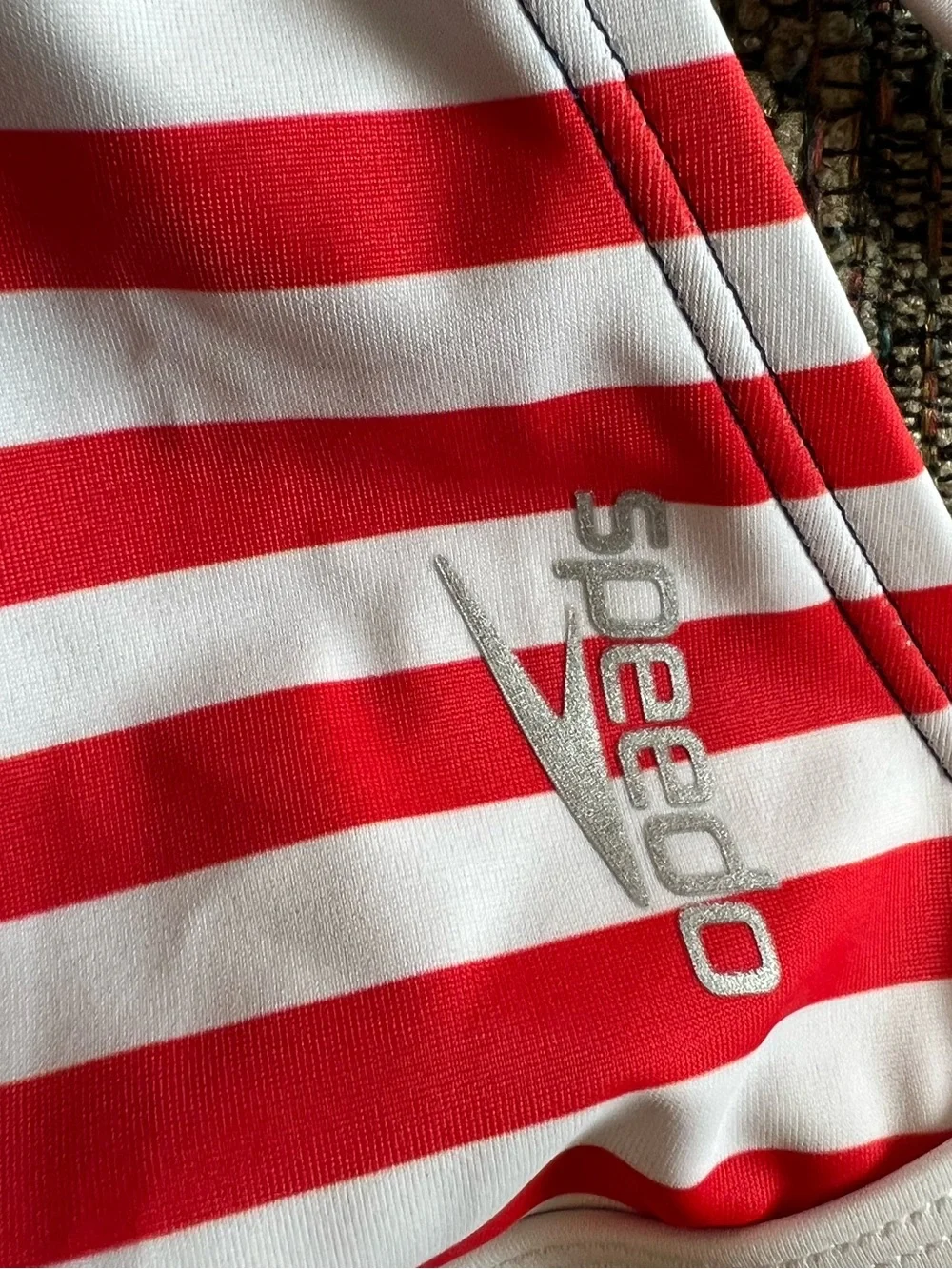 Speedo red white